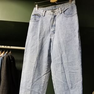 High rise light wash mom jeans New York vintage